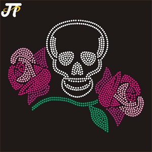 Transfert DTF en strass pour sacs, chapeaux, chaussures en toile, personnalisé : Motifs Éléphant, Ailes de Paix, Bengals, Léopard, 49ers, Vikings - Product Image 1