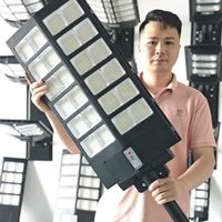 Lampadaire solaire intégré GZM tout-en-un 1000W 2000W IP67 ABS étanche pour extérieur avec capteur radar pour route