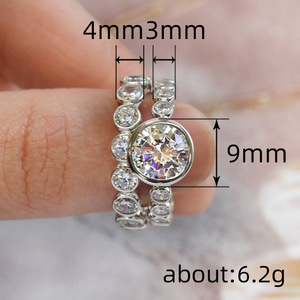 Anello con Accenti in Cristallo per Donne, Elegante Accessorio Minimalista per Uso Quotidiano e Feste - Product Image 4