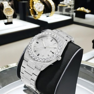 Fabricant <span class=keywords><strong>de</strong></span> montres OEM VVS Moissanite, montres mécaniques <span class=keywords><strong>de</strong></span> luxe en acier inoxydable, style hip-hop, serties <span class=keywords><strong>de</strong></span> pierres, pour hommes - Product Image 4