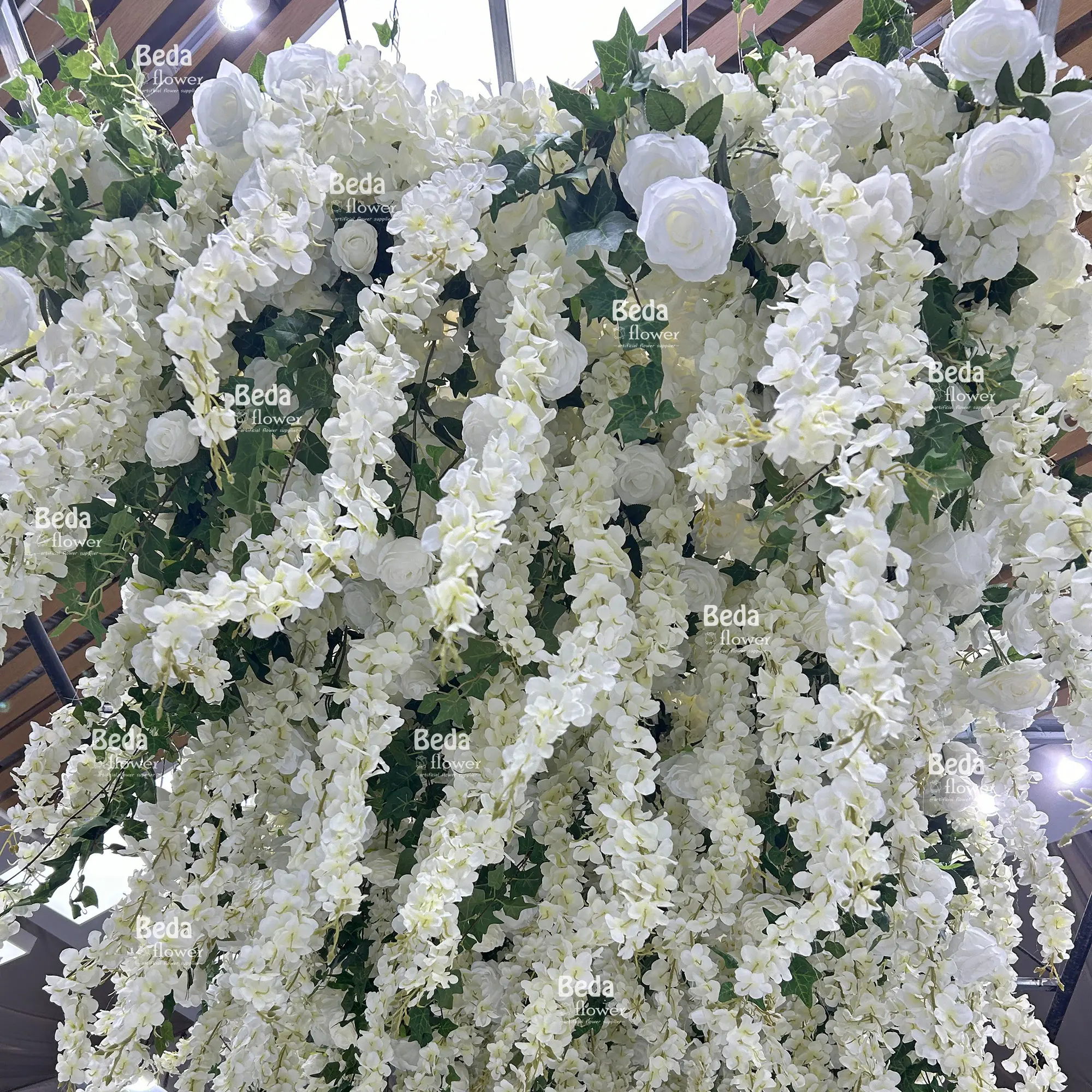 Dekorasi bunga buatan laris dekorasi pernikahan dekorasi langit-langit gantung Wisteria mawar putih untuk dekorasi panggung pernikahan