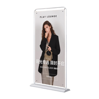 Support de bannière télescopique pliable en fer robuste avec base en métal de drapeaux en polyester blanc pour promotions et fêtes en plein air