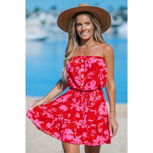 Vestido de playa mini sin mangas con cordones florales y cintura entallada, disponible en stock. - Product Image 3