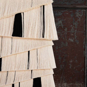 Décoration murale en macramé avec franges, texture en fibre naturelle, style moderne minimaliste pour décoration industrielle, article de décoration - Product Image 4