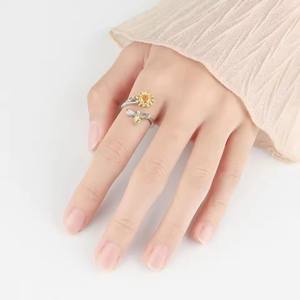 Cross-Border Popular Simple Versátil <span class=keywords><strong>Anillo</strong></span> antiestrés Diseño de abeja girasol con piedras preciosas giratorias Anillos de piedras preciosas de latón de circón - Product Image 4