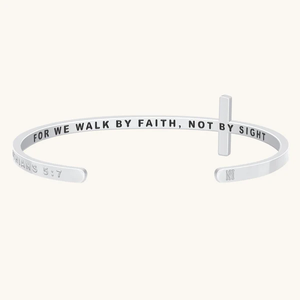 Brazalete de Acero Inoxidable con Cruz Grabada y Versículo Bíblico, Joyería Cristiana, Resistente al Deslustre - Product Image 3