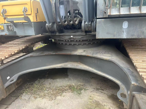 Mini pelleteuse Volvo EC380DL d'occasion du Japon de 8 tonnes, en état presque neuf, avec moteur et composants de roulement central - Product Image 3