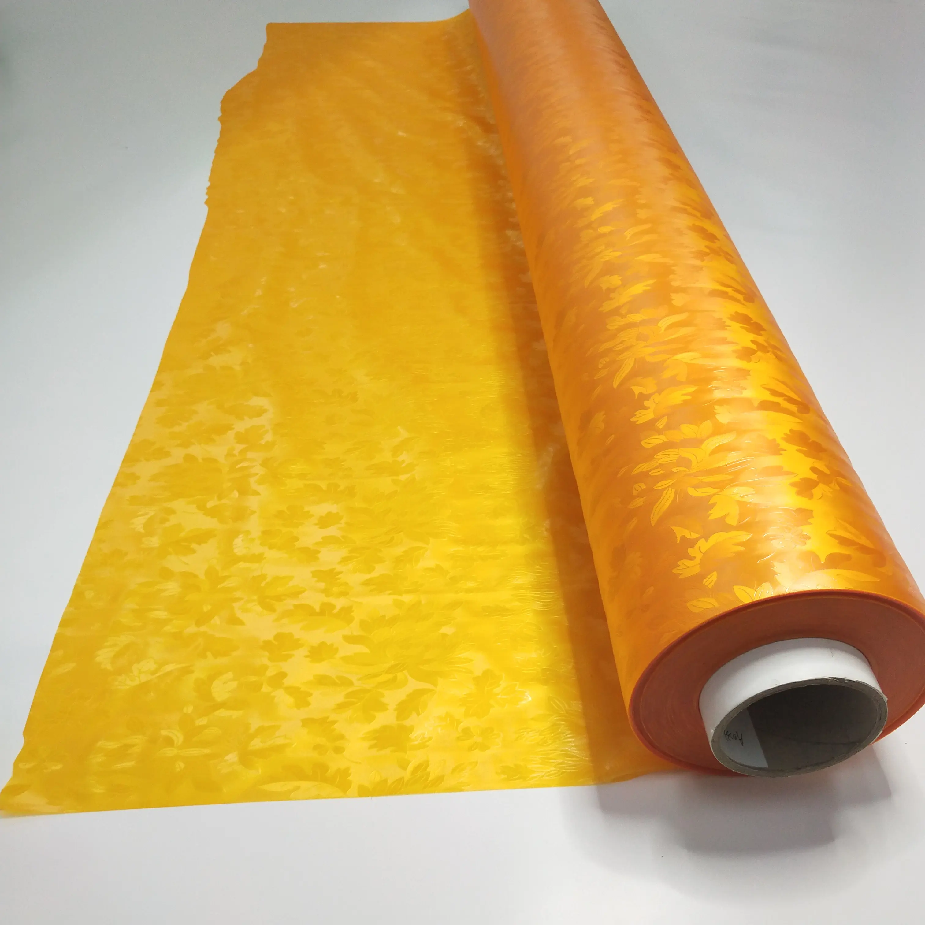 Xiongxing новый дизайн водонепроницаемый рельефный полупрозрачный рулон пленки из ПВХ для плащей одежды влагостойкий экструзионный Тип