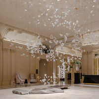 Lustre LED moderne de luxe personnalisé, décoration artistique, grande lampe pour hall d'hôtel, éclairage suspendu en verre en forme de feuille d'érable pour escalier