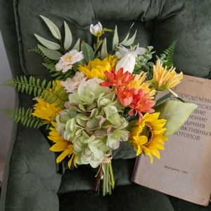Bouquet de fleurs artificielles en forme de pétales tombants, tournesol en plastique et tissu PU, fleurs décoratives à tenir à la main, accessoires pour la maison et les mariages CF01431 - Product Image 1