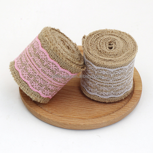 Ruban en <span class=keywords><strong>jute</strong></span> naturel <span class=keywords><strong>de</strong></span> 6 cm avec bordure en dentelle blanche, 2 m/rouleau, pour emballage cadeau <span class=keywords><strong>de</strong></span> mariage rustique, nœuds DIY, décoration intérieure, vente en gros usine - Product Image 6