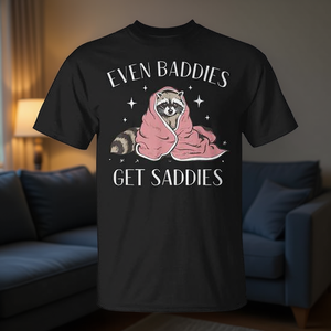 Incluso los malos se sienten tristes: camiseta de la salud mental con diseño de mapache - Product Image 3