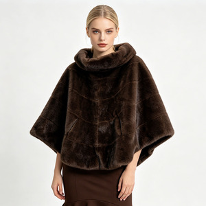Manteau d'hiver long et ample en fausse fourrure marron, style poncho ouvert sur le devant, pour femme - Product Image 3