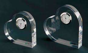 Horloge créative en cristal en forme de cœur avec design personnalisé, cadeau d'anniversaire de la Saint-Valentin - Product Image 5