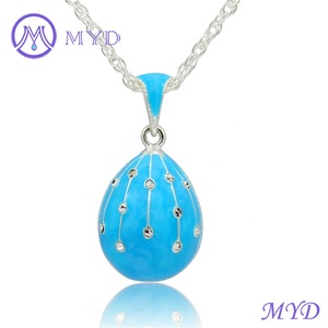 Collana con Ciondolo a Forma di Uovo di Fabergé Russo in Cristallo e Smalto Colorato per Donna, Gioiello per Pasqua - Product Image 4