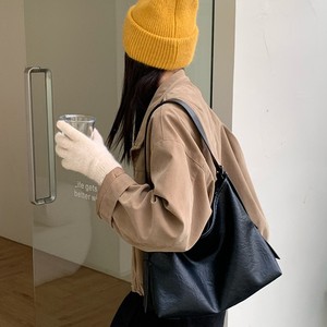 กระเป๋าสะพายไหล่หนังนิ่มสไตล์วินเทจสำหรับผู้หญิง สีน้ำตาล ความจุขนาดใหญ่ ใช้ได้ทุกวัน ฤดูใบไม้ร่วง 2025 - Product Image 3