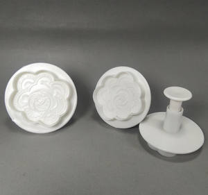 Coupe-gâteau à ressort avec ensemble de découpoirs à biscuits en plastique pour décorations et gaufrage direct, produit de cuisine - Product Image 4