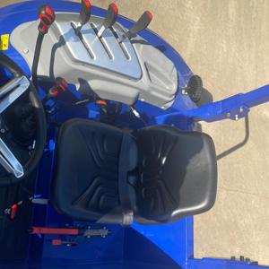 Tractor 4x4 de 75HP con cabina de lujo, conforme a las normas de la UE, con certificado COC, apto para uso agrícola. - Product Image 2
