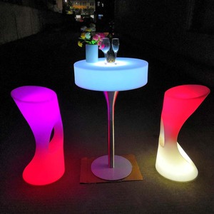 Meja <span class=keywords><strong>Bar</strong></span> Koktail Plastik LED Modern Bercahaya untuk Penggunaan Hotel Tahan Air IP60/IP65 Set Sewa Furnitur Pesta Luar Ruangan - Product Image 2