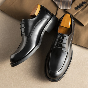 รองเท้าหนังทรงสูงแบบทางการ เรียบง่ายและสง่างาม หนังสไตล์อังกฤษ ใช้งานได้หลากหลายและทนทาน รองเท้าแต่งงานผู้ชาย รองเท้าธุรกิจผู้ชาย - Product Image 1
