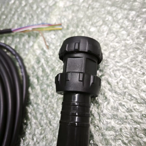 Sensor de Nivel de Líquido de Tipo Pulsado Guiado KEYENCE OP-87583, Serie FL, Cable de Alimentación Resistente al Aceite, Tipo Lineal, 5 m, OP 87583 - Product Image 2