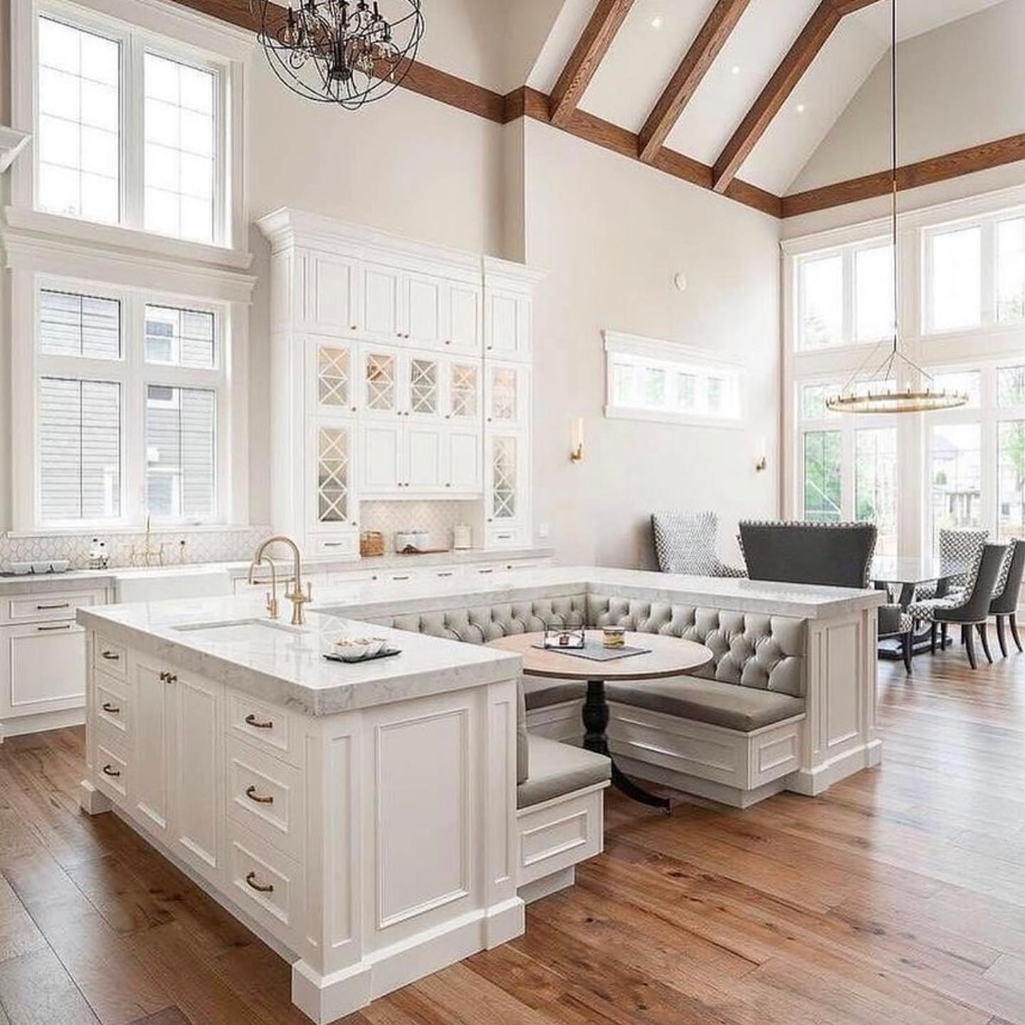 Colors and Designs are available,please send inquiry.