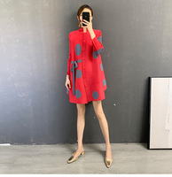 Robe plissée à pois imprimée Printemps/Été 2026 Nouvelle Collection Robe chemise oversize noire et blanche