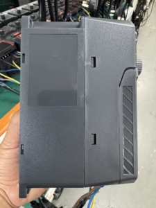 Variateur de fréquence triphasé 380V 1,5KW pour pompe de surpression de système d'alimentation en eau - Product Image 3