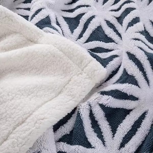 Manta suave peluda de doble cara para sofá de invierno, copo de nieve de Jacquard Reversible, manta polar de Sherpa, color gris - Product Image 6