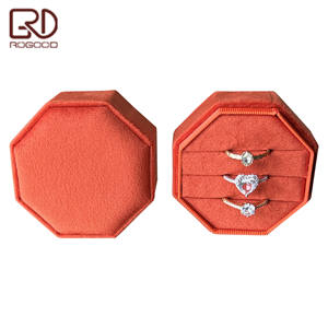 Caja de Anillos Octogonal de Terciopelo de Lujo con 3 Ranuras, Venta Directa de Fábrica ROGOOD, Estuche de Embalaje de Joyería con Logotipo Personalizado para Bodas P1988 - Product Image 1