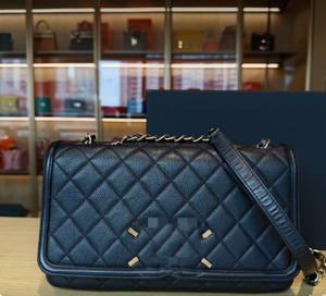 Borsa a Tracolla di Lusso Nera in Pelle Caviar Trapuntata con Catena, Usata, Autenticità Verificata Entrupy, Borsa a Spalla da <span class=keywords><strong>Donna</strong></span> - Product Image 1
