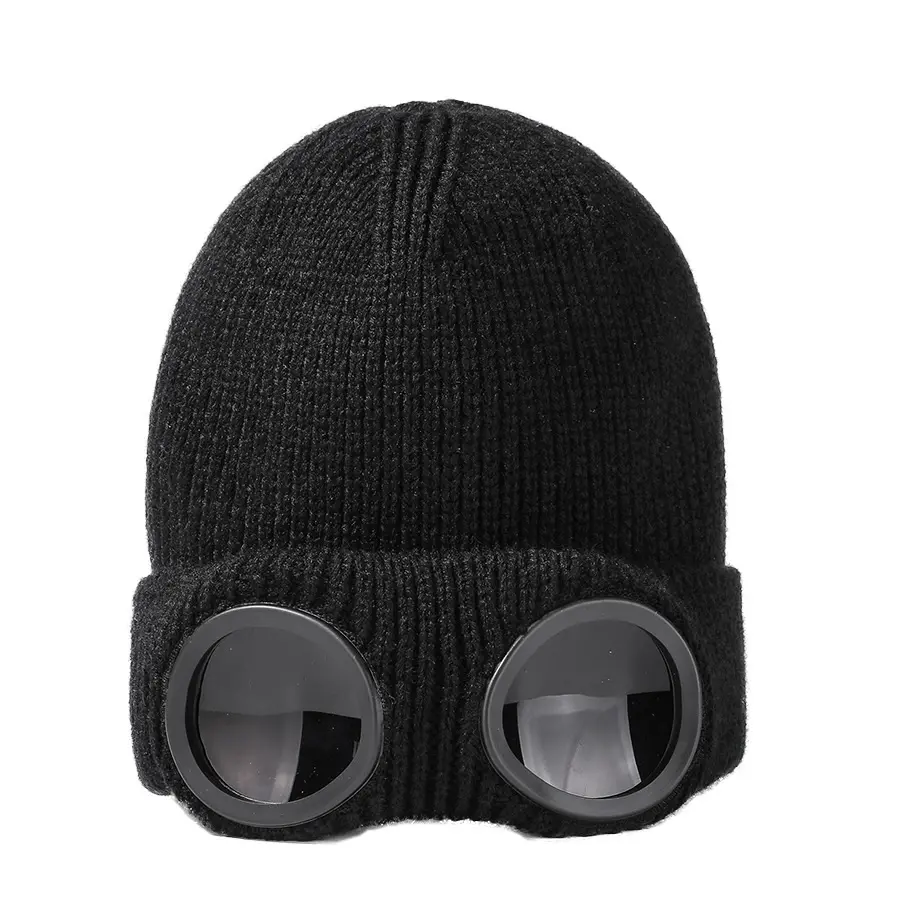 Зимняя вязаная шапка с очками