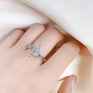 Cincin burung perak berputar zirkonia kubik cocok untuk pakaian sehari-hari wanita