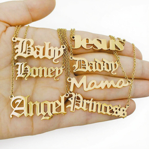Collier personnalisé en acier inoxydable et or 18 carats avec nom de bébé ou maman, police et langue au choix, bijoux personnalisés - Product Image 1
