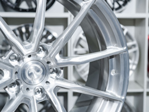 Hot Bán 5*120.65 Tùy Chỉnh Vành Bàn Chải Đánh Bóng Chrome Máy Bạc Hành Khách Xe Giả Mạo Bánh Xe Cho Corvette C6 Z06 Cơ Thể Rộng - Product Image 4