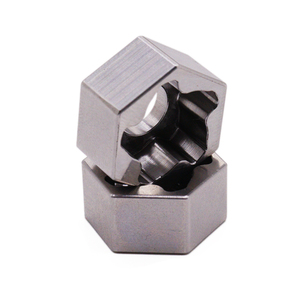 Écrou hexagonal à cannelures internes sur mesure en acier inoxydable, écrou de blocage spécial à 4 cannelures pour le fixation des arbres de machines et la transmission du couple - Product Image 4
