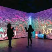 Système de projection interactif de jeux de tir au laser à commande tactile à distance à réponse rapide
