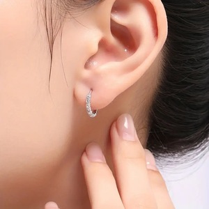 Orecchini Minimalisti per Donne, Design Delicato e Piccolo, Accessori per Orecchie da Indossare Ogni Giorno - Product Image 2