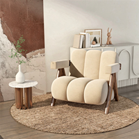 Fauteuil d'appoint moderne capitonné beige avec pieds en bois pour salon et hôtel