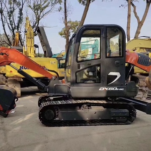 Excavatrice d'occasion Doosan DX60-9C, 5,5 tonnes, sur chenilles, moteur Doosan, pompe, boîte de vitesses, roulements, faible nombre d'heures, consommation de carburant économique - Product Image 4