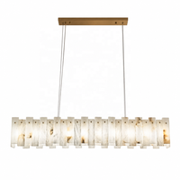 Suspension linéaire moderne style alabâtre avec support de plafond doré pour la décoration de salle à manger et îlot de cuisine
