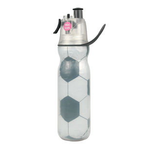 Botella de Agua Deportiva con Diseño de Fútbol, Tapa con Rociador, Enfriamiento Directo, Portátil, para Camping, Gimnasio, con Pulverizador y Boquilla - Product Image 1