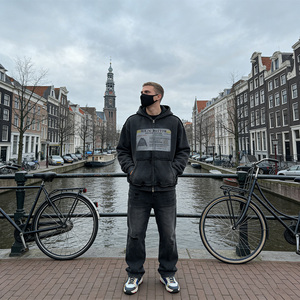 เสื้อแจ็คเก็ตคาร์ดิแกนมีฮู้ดซิป ลายพิมพ์ดิจิทัลแบบแพทช์เวิร์ค ตัดเย็บพิเศษสำหรับผู้ชาย สไตล์ไฮสตรีท ฤดูใบไม้ร่วง-ฤดูหนาว 2026 - Product Image 1