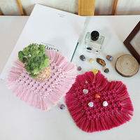 Kit de fabrication de sous-verres en macramé de luxe style nordique bohème, avec motif cœur et pompon, isolant thermique, accompagné d'un tutoriel de mariage, idéal pour un cadeau