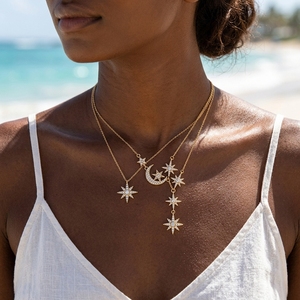 Collana Landy <span class=keywords><strong>Polaris</strong></span> Northern <span class=keywords><strong>Star</strong></span> a Doppio Strato in Acciaio Inox 316L con Pendente Luna e Stella in Zirconia Cubica Placcato Oro 18K PVD - Product Image 1