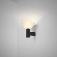 Lampe murale LED moderne en laiton avec abat-jour incurvé, style rétro, en albâtre naturel, télécommandée, pour hôtel de luxe, couloir et décoration intérieure