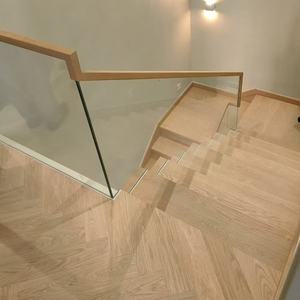 Gradini per Scale in Rovere di Grande Successo dalla Fabbrica Design Moderno e Minimalista Gradini per Scale Interne in Legno Massello - Product Image 2