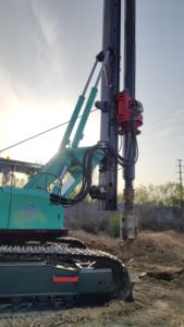 Appareil de forage rotatif HF340 pour alésage Pile et empilage de roche 210HP moteur diesel 100 KN.m couple 20m profondeur unité mobile - Product Image 2