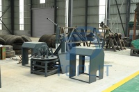 Maximisez vos profits de recyclage des pneus avec notre ligne de production de broyeur de caoutchouc de haute qualité et efficace pour la production de poudre de caoutchouc, capacité de 900 kg/h