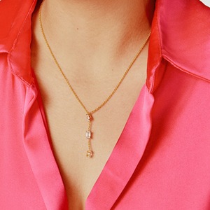Collar con Colgante <span class=keywords><strong>de</strong></span> <span class=keywords><strong>Corazón</strong></span> y Circonitas Geométricas en <span class=keywords><strong>Acero</strong></span> Inoxidable Chapado en Oro <span class=keywords><strong>de</strong></span> 18K para Mujer - Regalo <span class=keywords><strong>de</strong></span> Lujo para Bodas y Aniversarios - Product Image 4